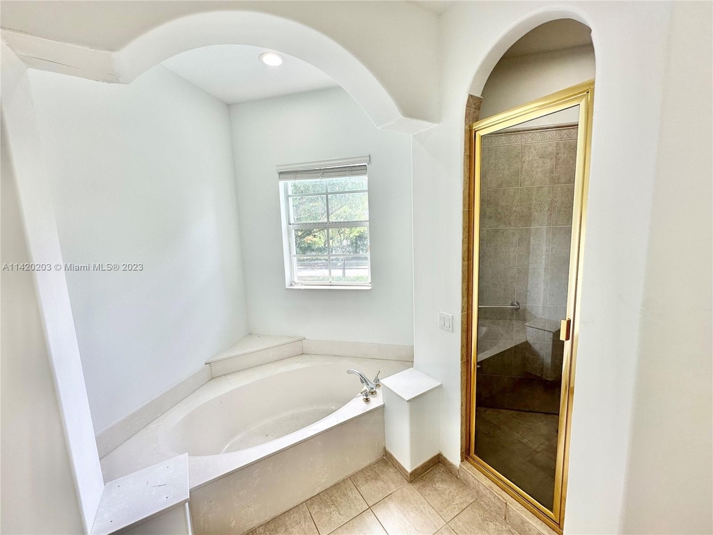 6864 Nw 113th Pl - Photo 17