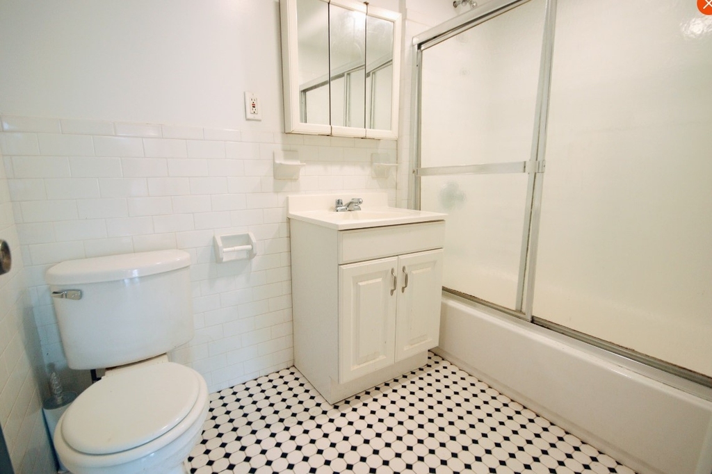 518 East 5th Street - Photo 2