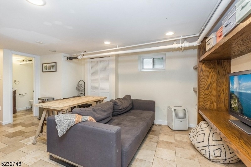19 Yale Ter - Photo 23