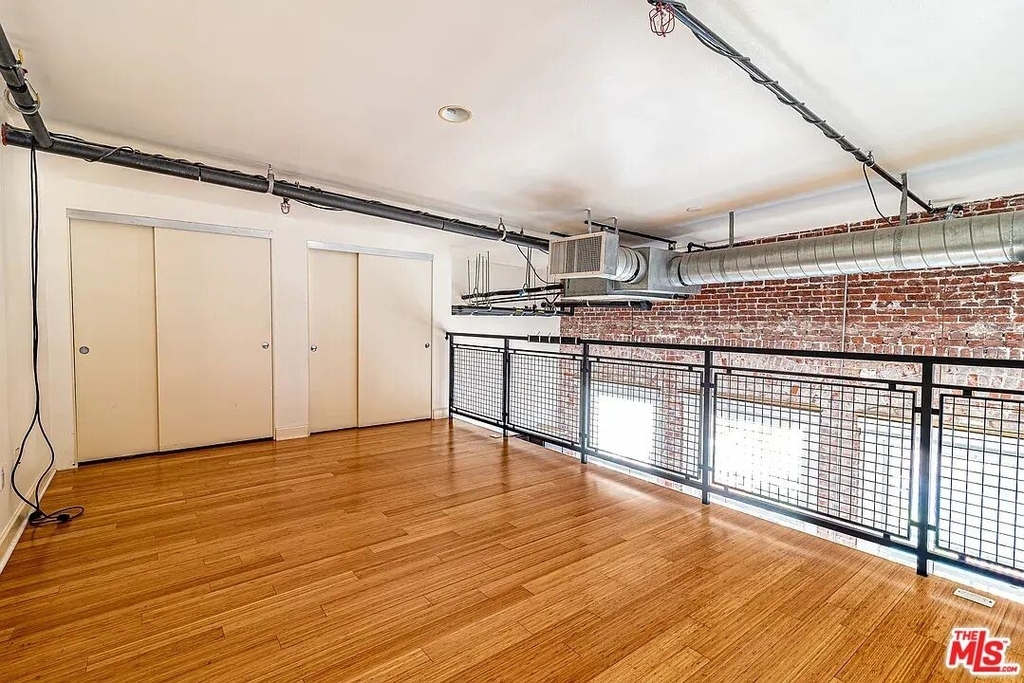 253 S Broadway - Photo 5
