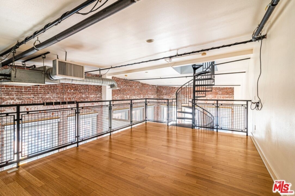 253 S Broadway - Photo 6