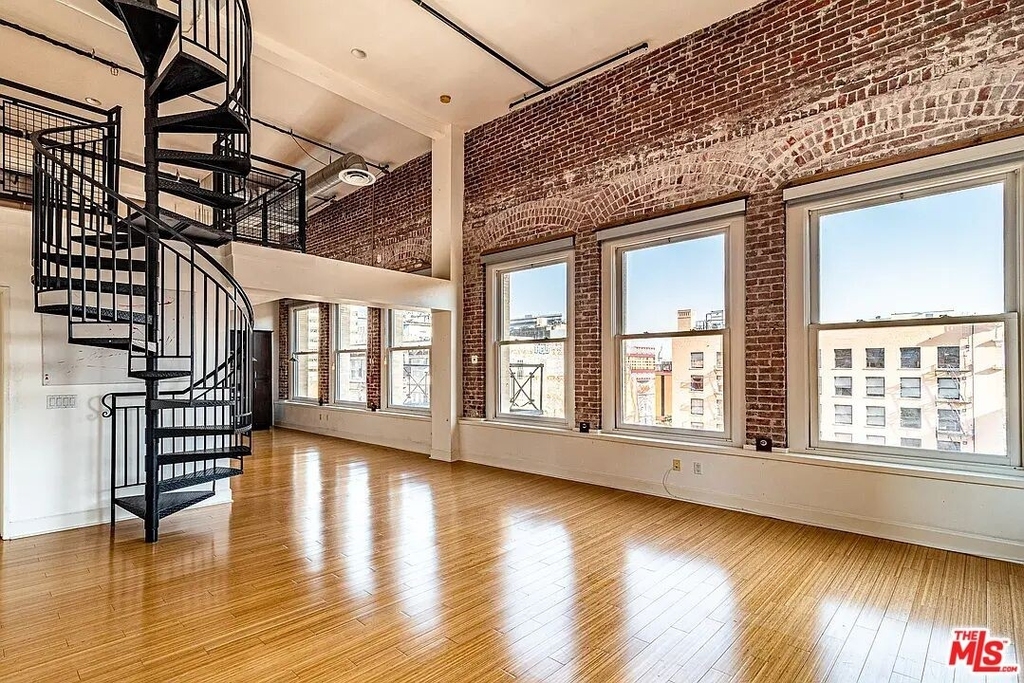 253 S Broadway - Photo 3