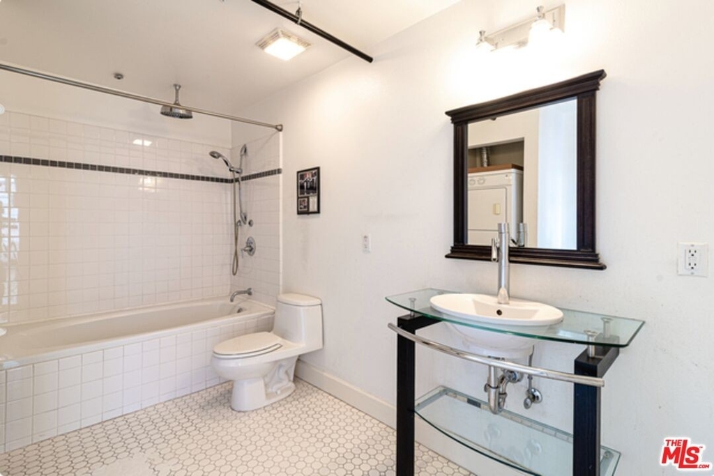 253 S Broadway - Photo 7