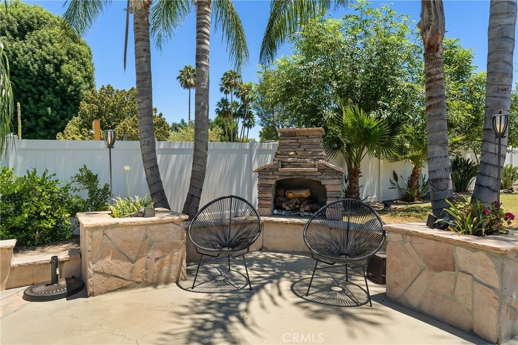 23036 Burbank Boulevard - Photo 42