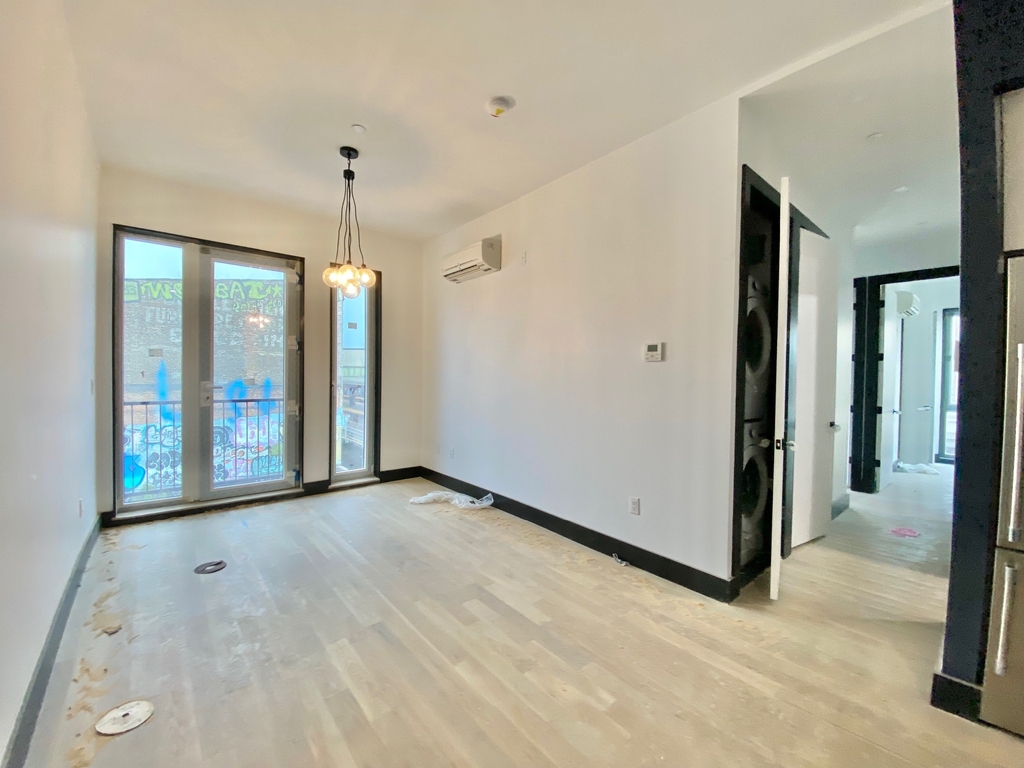 923 Broadway - Photo 6