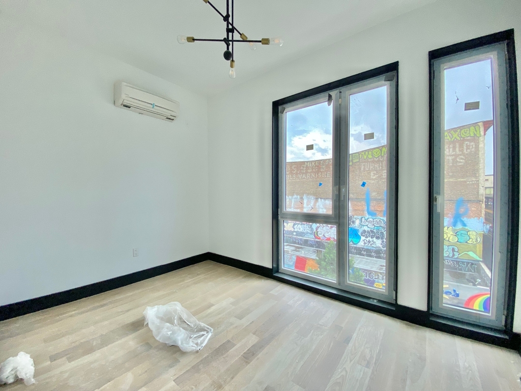 923 Broadway - Photo 1
