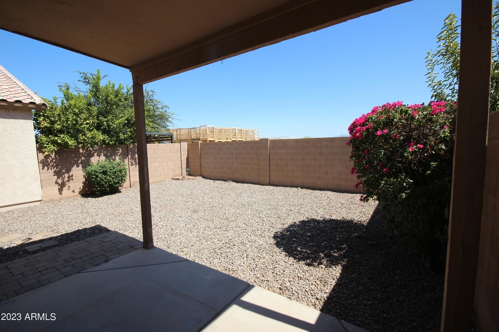 10645 W Coronado Road - Photo 23