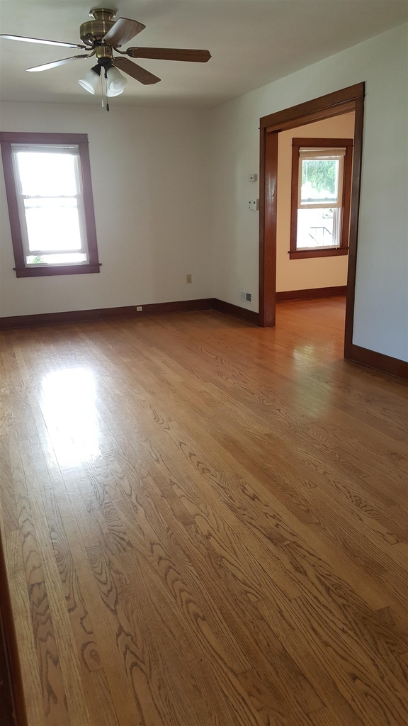 7220 Elmwood - Photo 3