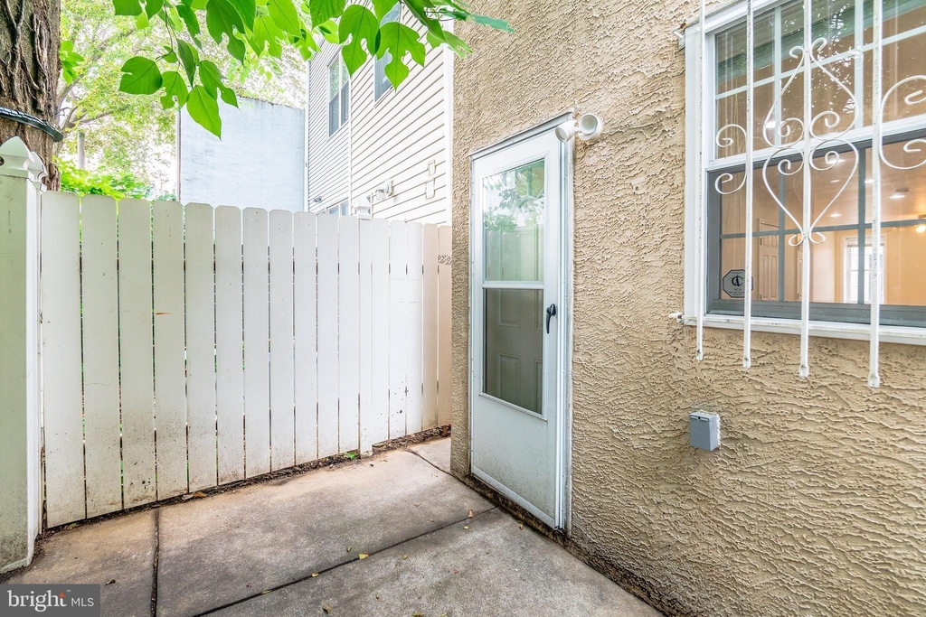 2136 Sears Street - Photo 8