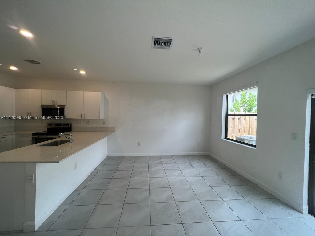 11831 Sw 246 Terr - Photo 4