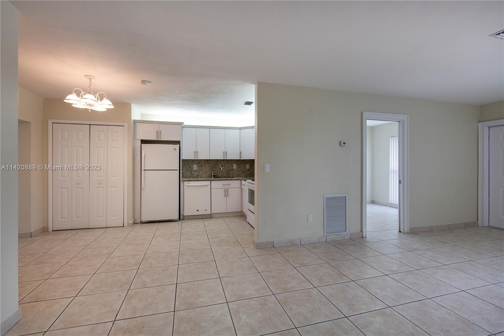 3854 Sw 118th Ct - Photo 3