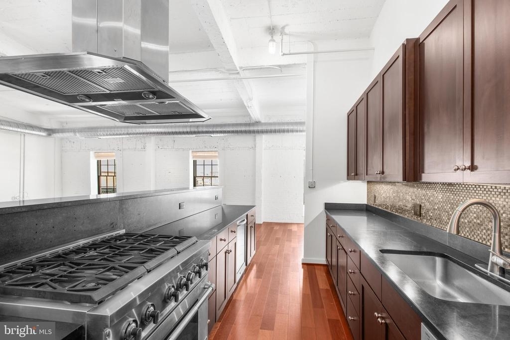 1220 Bank St - Photo 13