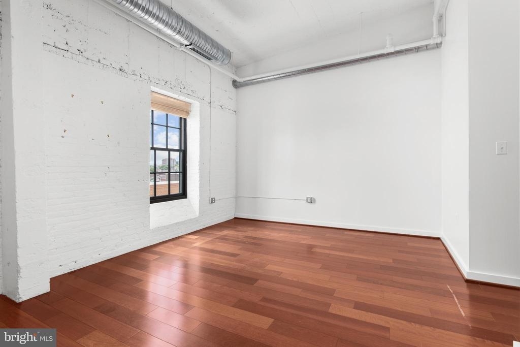 1220 Bank St - Photo 17