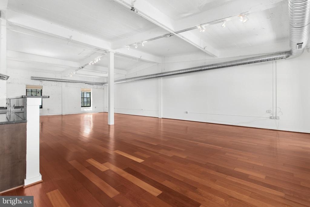 1220 Bank St - Photo 6