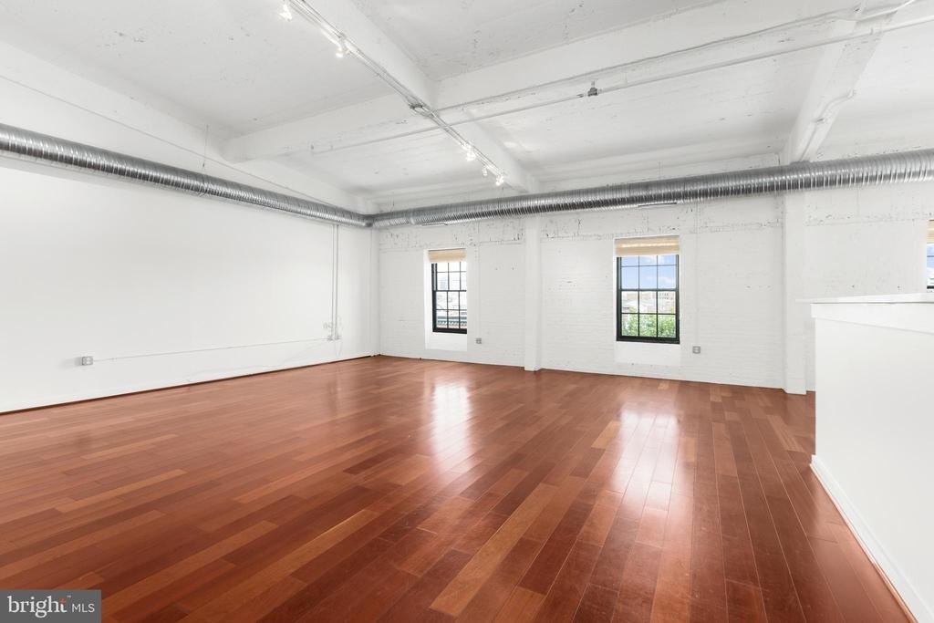 1220 Bank St - Photo 7