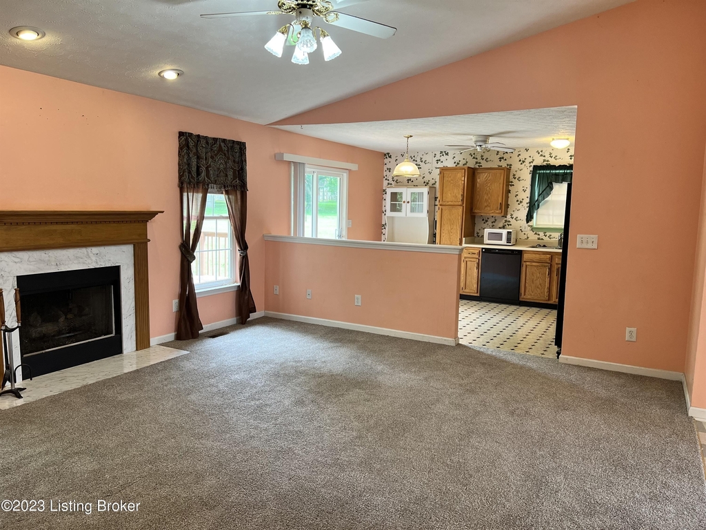 4616 Pulaski Ct - Photo 2