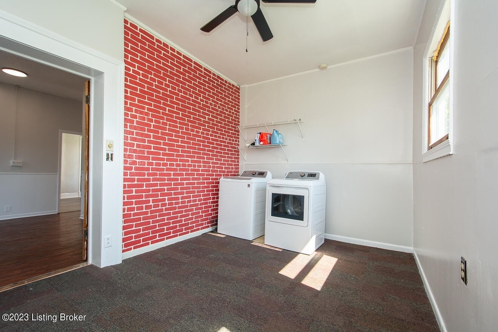 1033 S Brook St - Photo 26