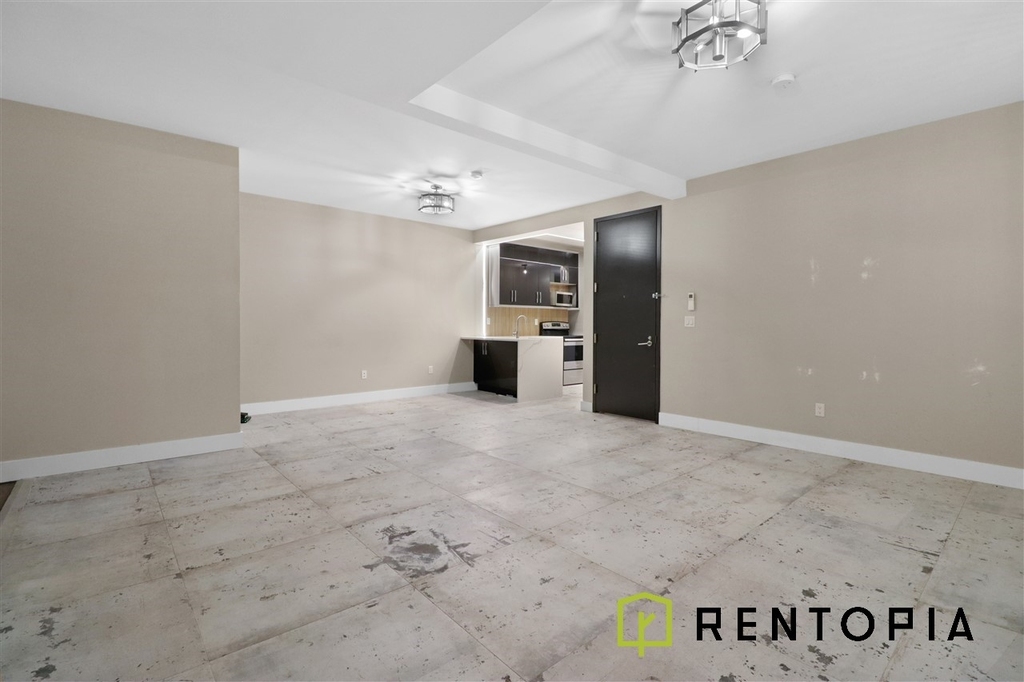 59 Graham Avenue - Photo 2