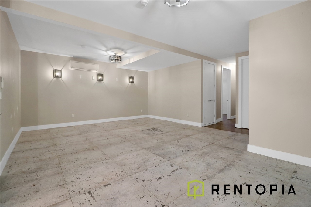 59 Graham Avenue - Photo 3