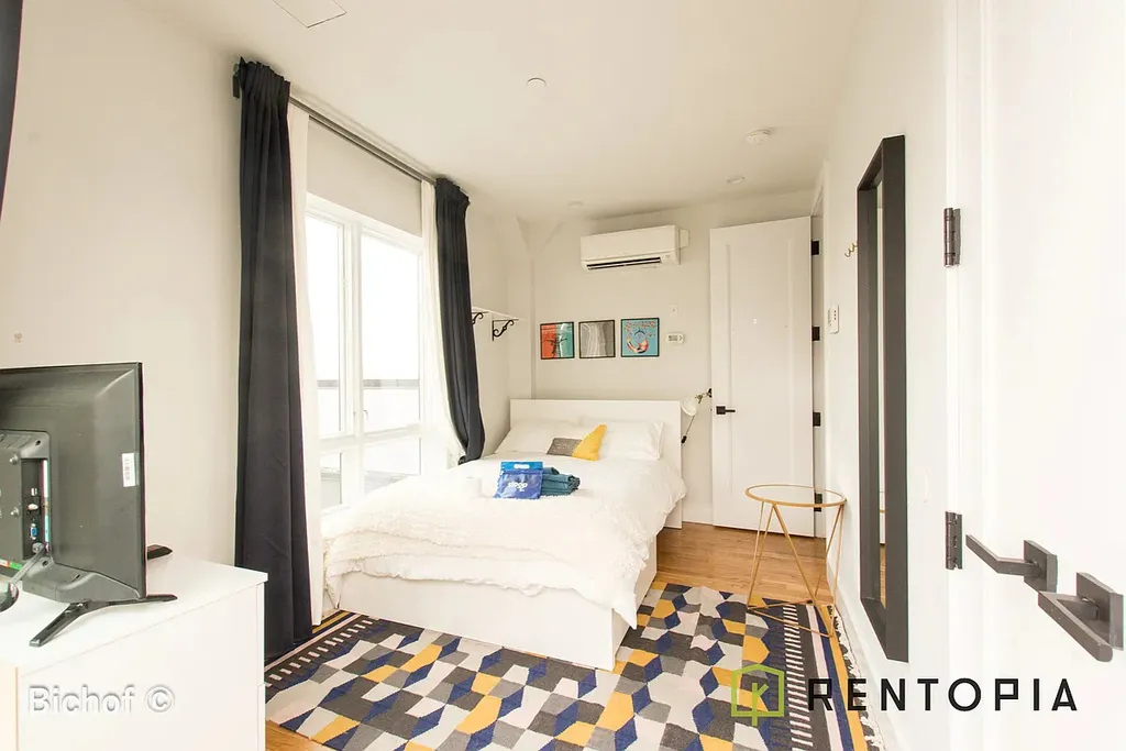 854 Metropolitan Avenue - Photo 3