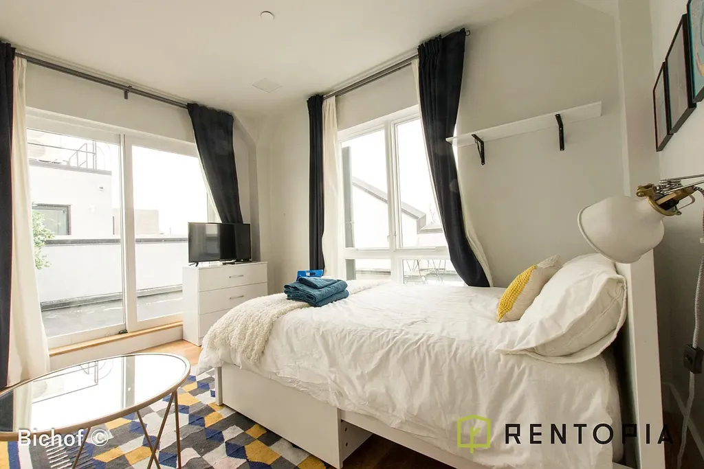 854 Metropolitan Avenue - Photo 6