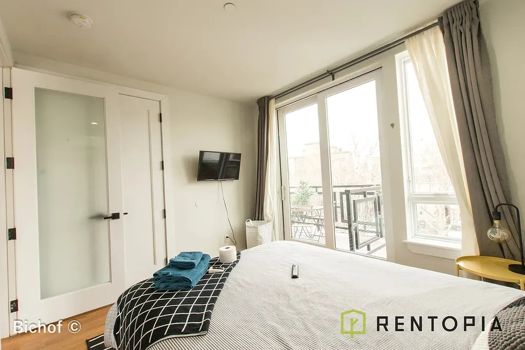 854 Metropolitan Avenue - Photo 7