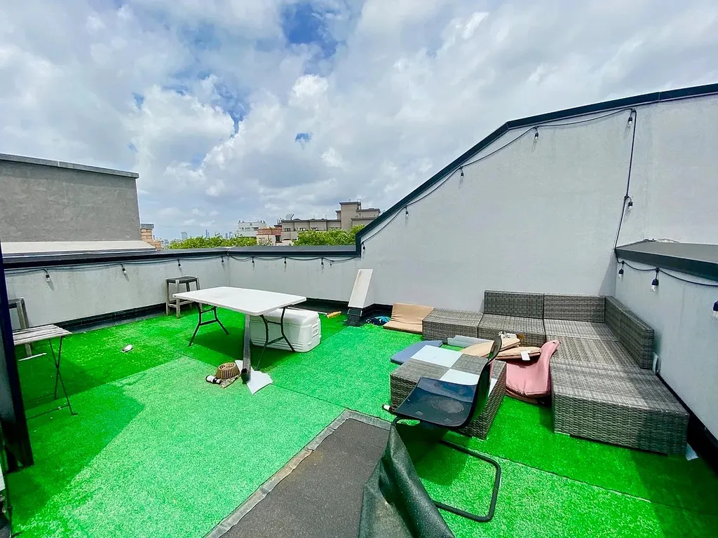 854 Metropolitan Avenue - Photo 10