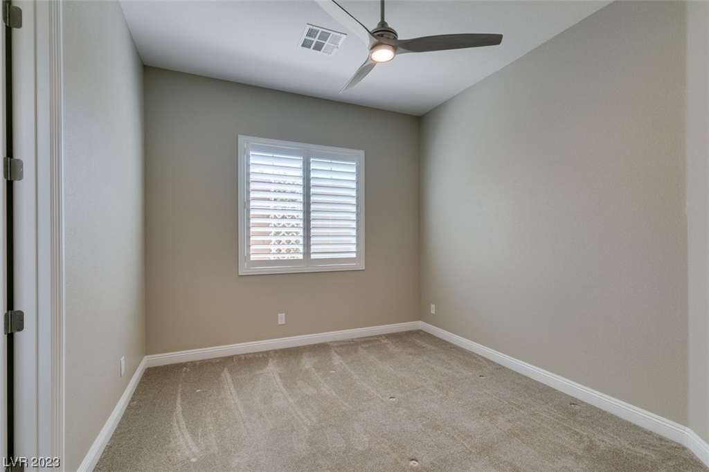 4055 Reyes Avenue - Photo 38