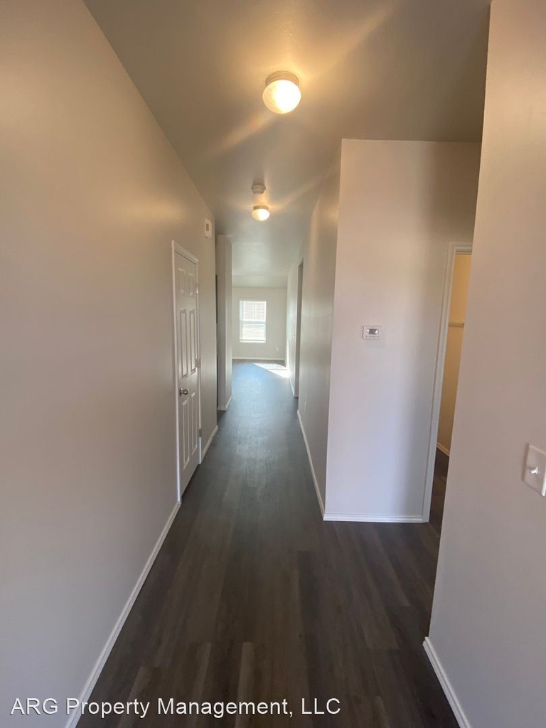 2027 Taylor Street - Photo 2