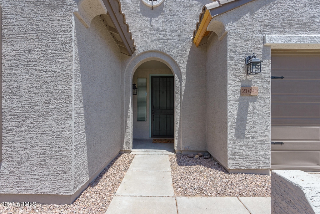 21090 E Munoz Street - Photo 47