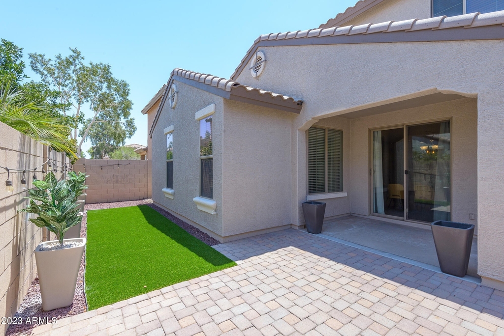 21090 E Munoz Street - Photo 41