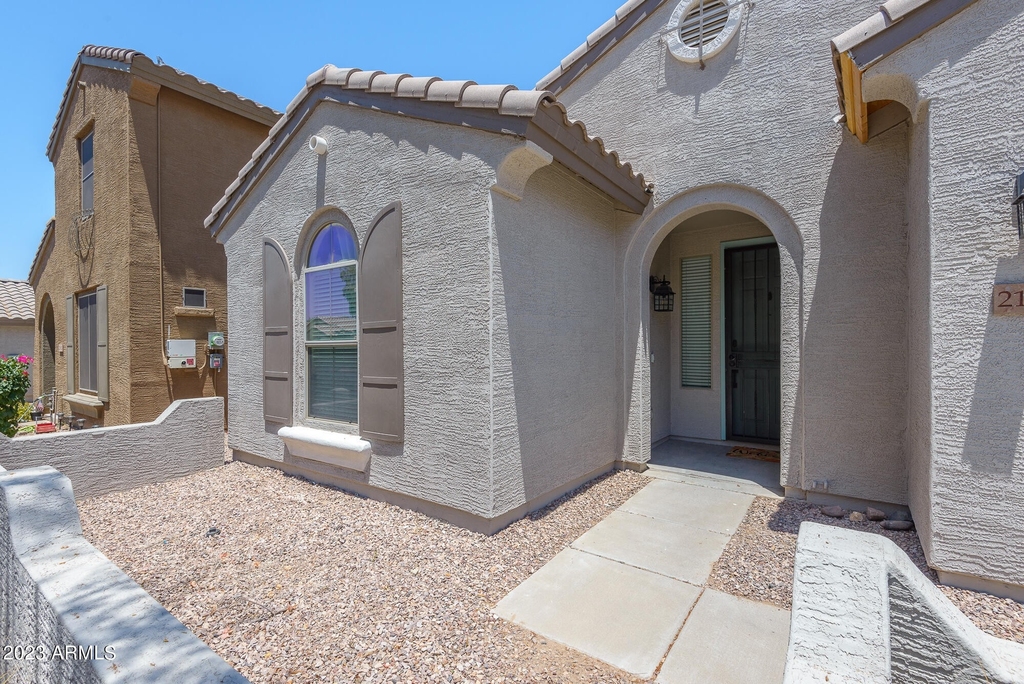 21090 E Munoz Street - Photo 45