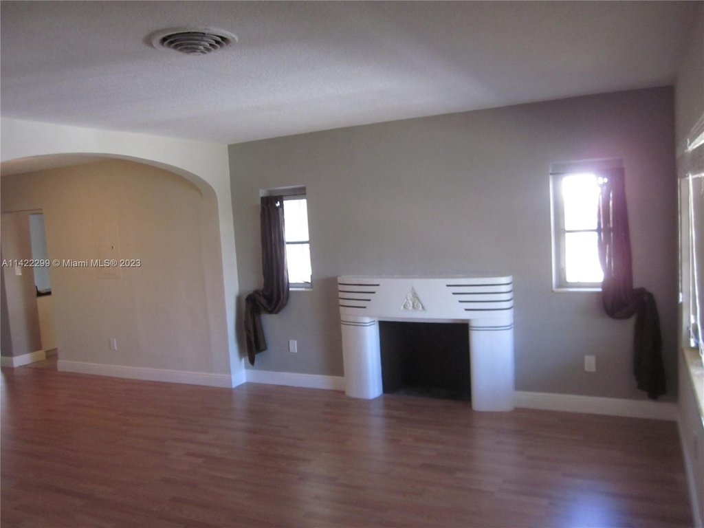 2484 Sw 24th Ter - Photo 3