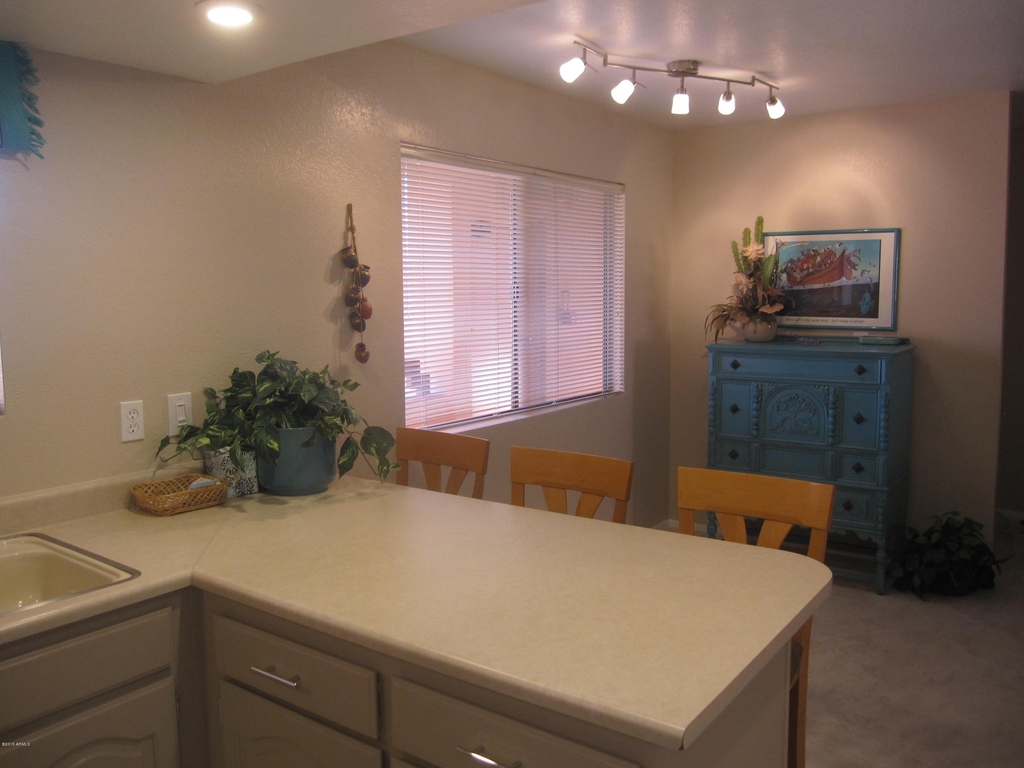 12212 N Paradise Village Parkway - Photo 8