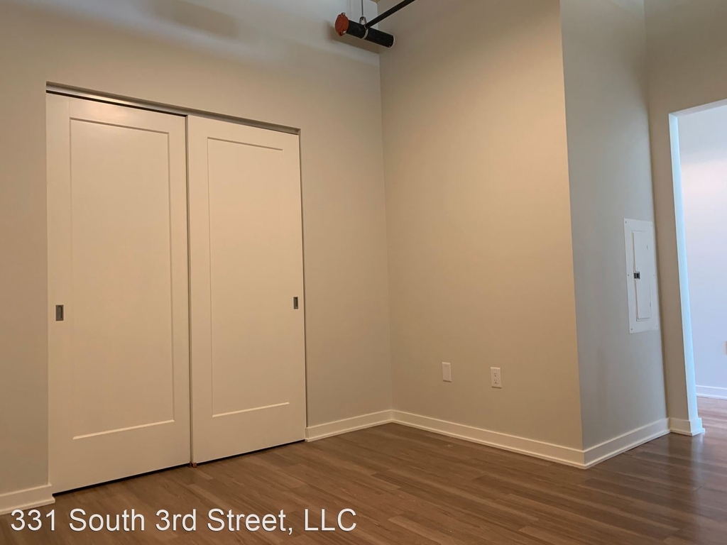 300 West Florida Street - Photo 4