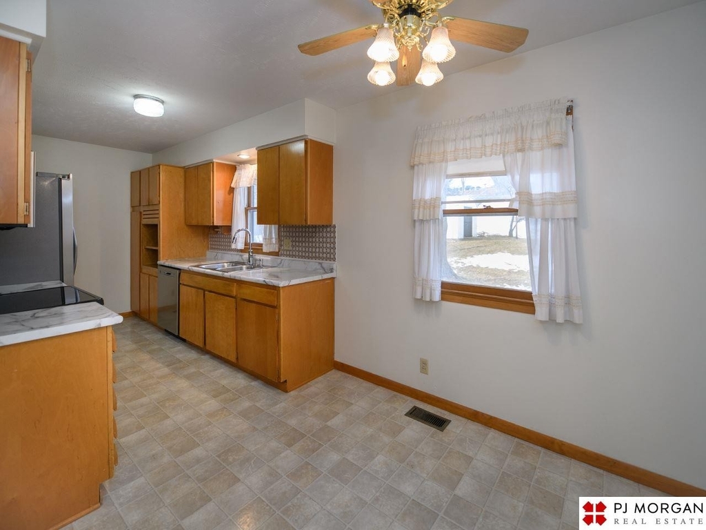 4924 N 95th Circle - Photo 2