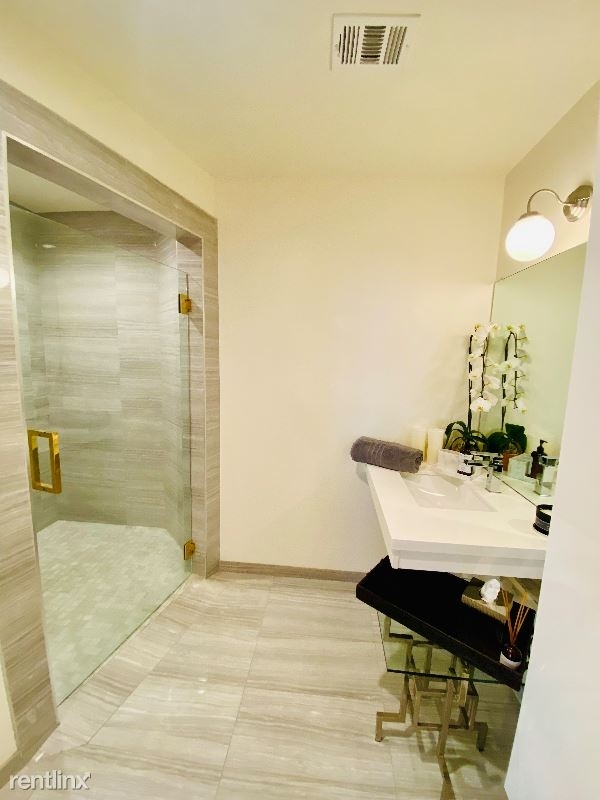 1060 Fulton Street View Suite - Photo 8