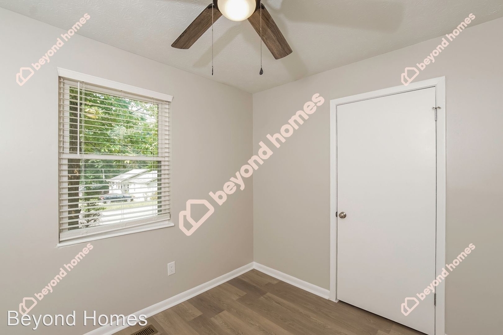 5317 Foxwood Road - Photo 10