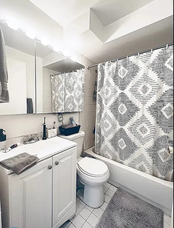 1425 York Avenue - Photo 3