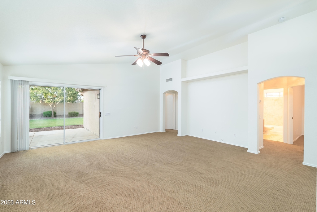 675 E Park Avenue - Photo 9