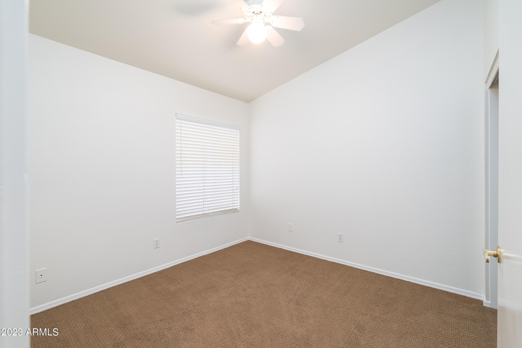 675 E Park Avenue - Photo 11