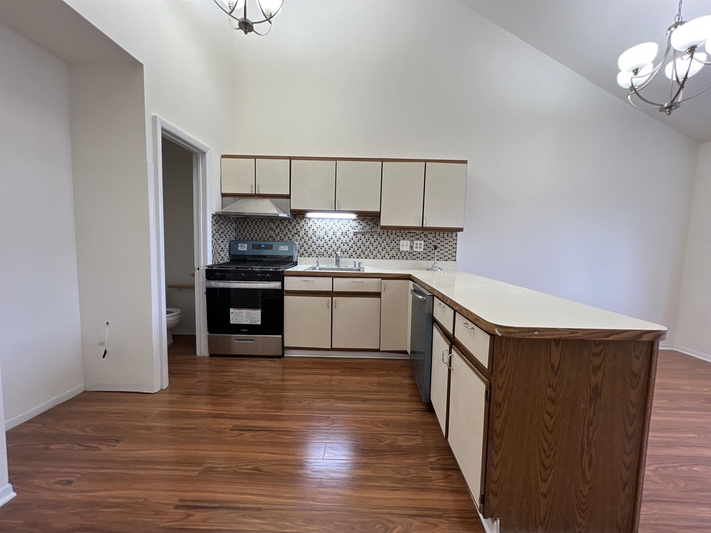 326 Winfield Ave - Photo 1