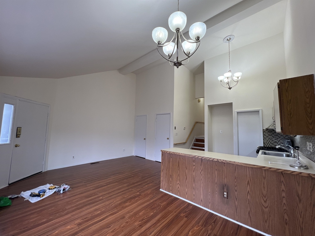 326 Winfield Ave - Photo 3