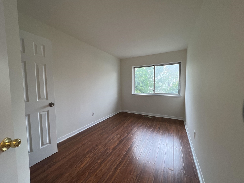 326 Winfield Ave - Photo 8