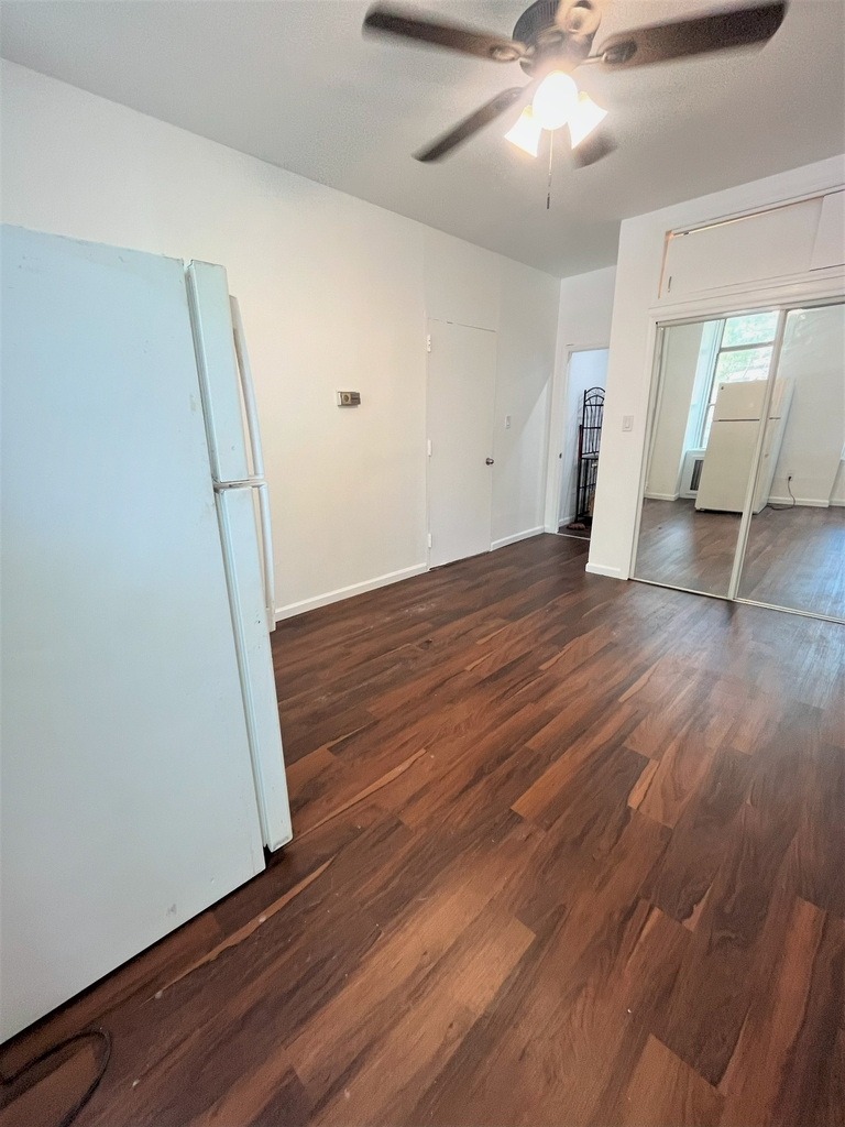 666 Jefferson Avenue - Photo 3