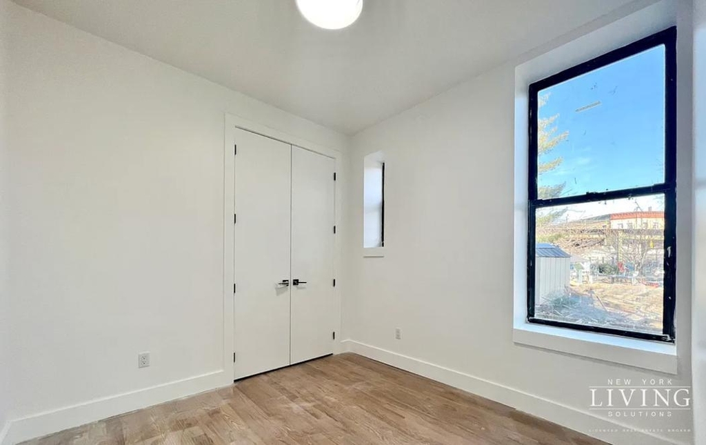 1027 Putnam Avenue - Photo 4