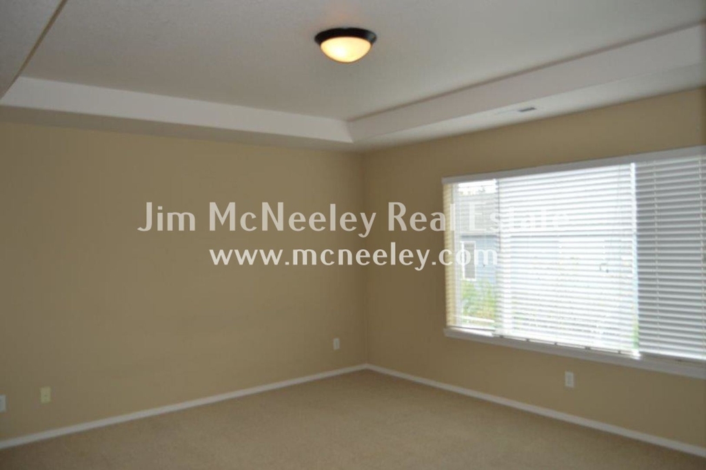 1063 Se Wenlock Avenue - Photo 11