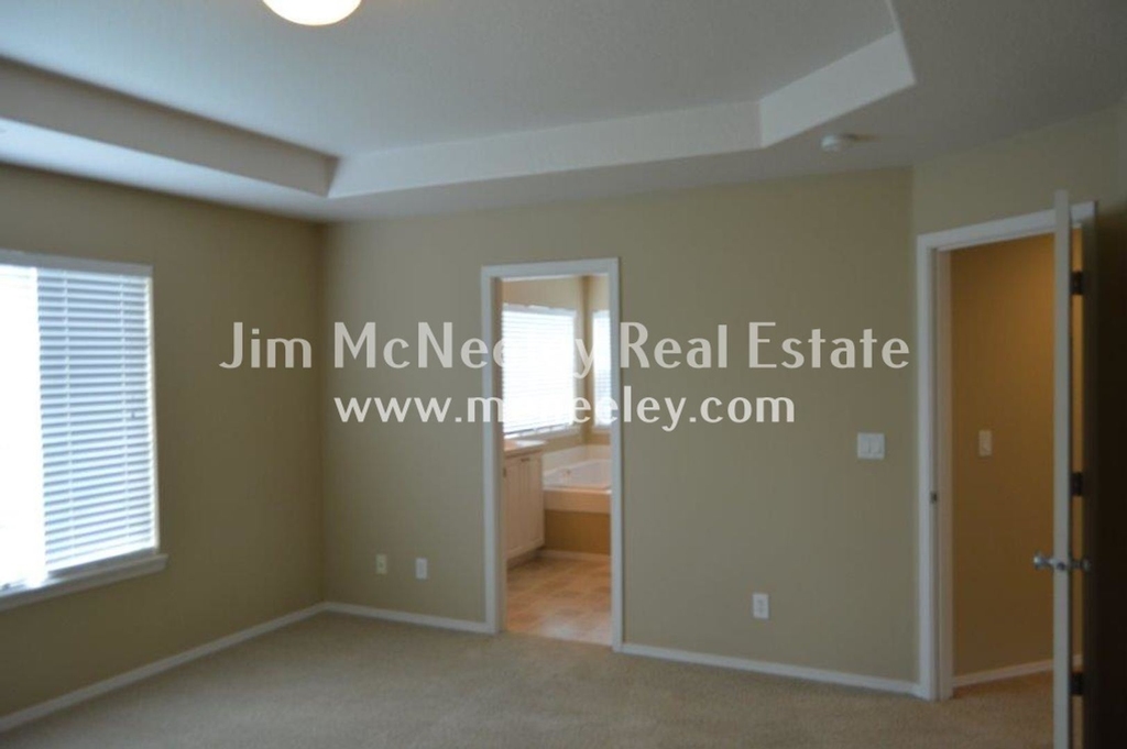 1063 Se Wenlock Avenue - Photo 12