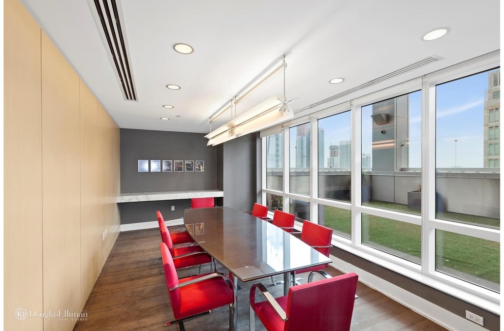 350 W 42nd St - Photo 7