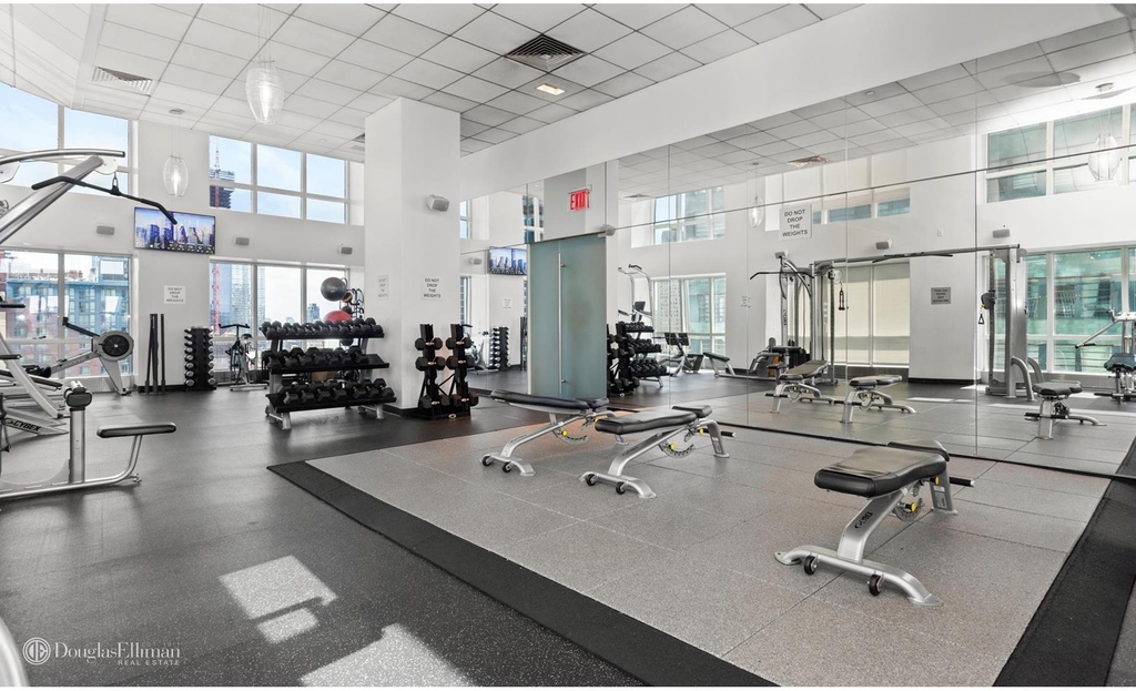350 W 42nd St - Photo 5